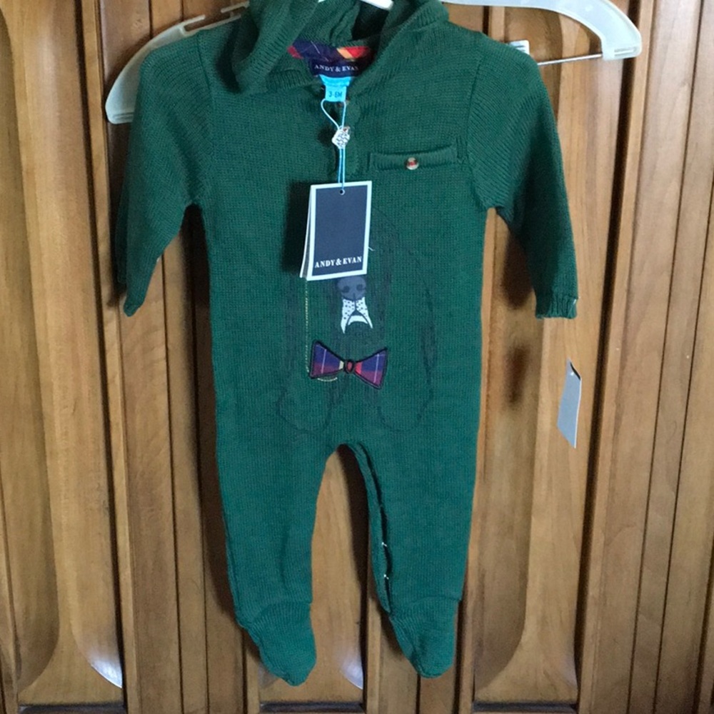 Andy & Evan Footed Hooded Knit Onesie NWT 3-6 mos
Hound Dog sweater Holiday